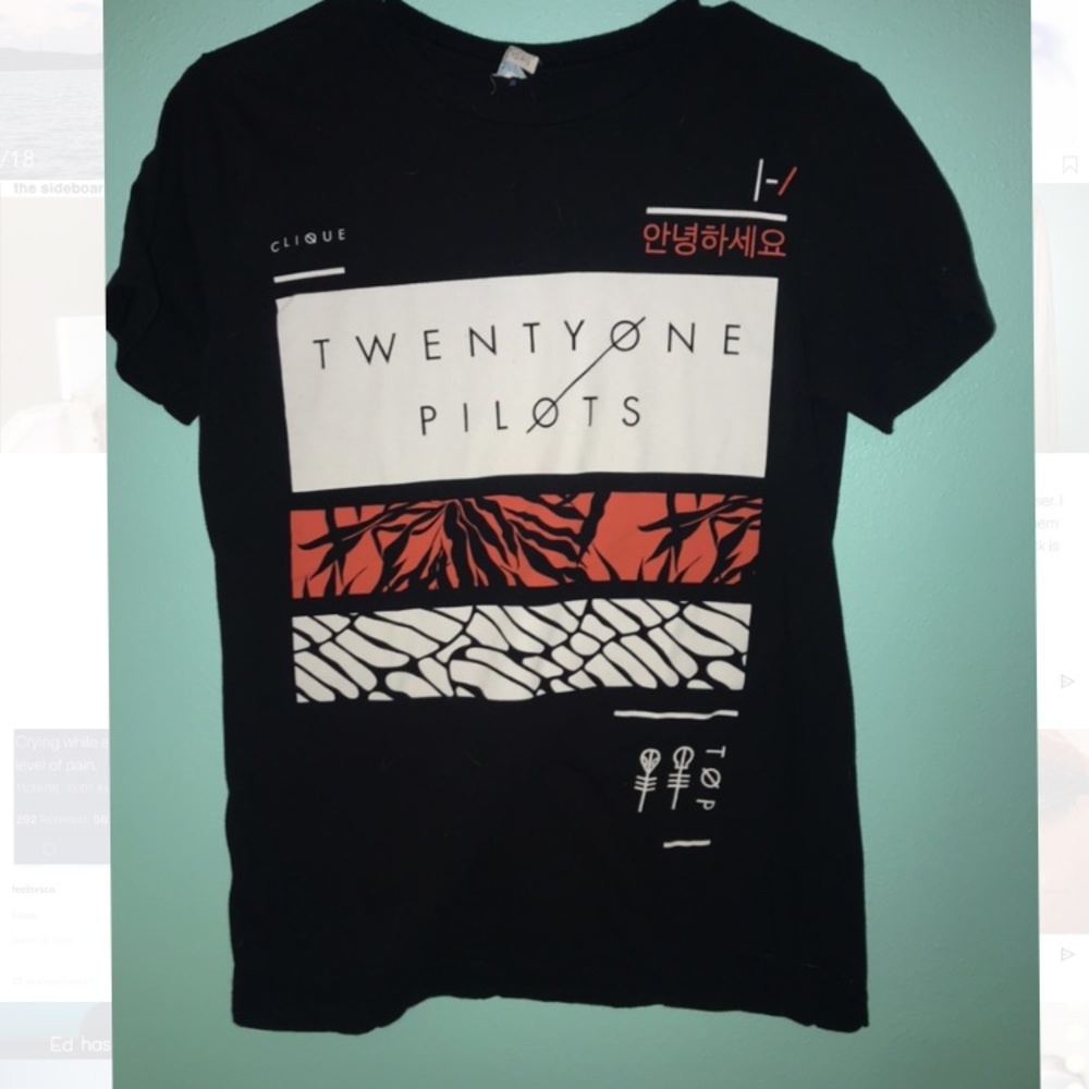 Twenty One Pilots shirt